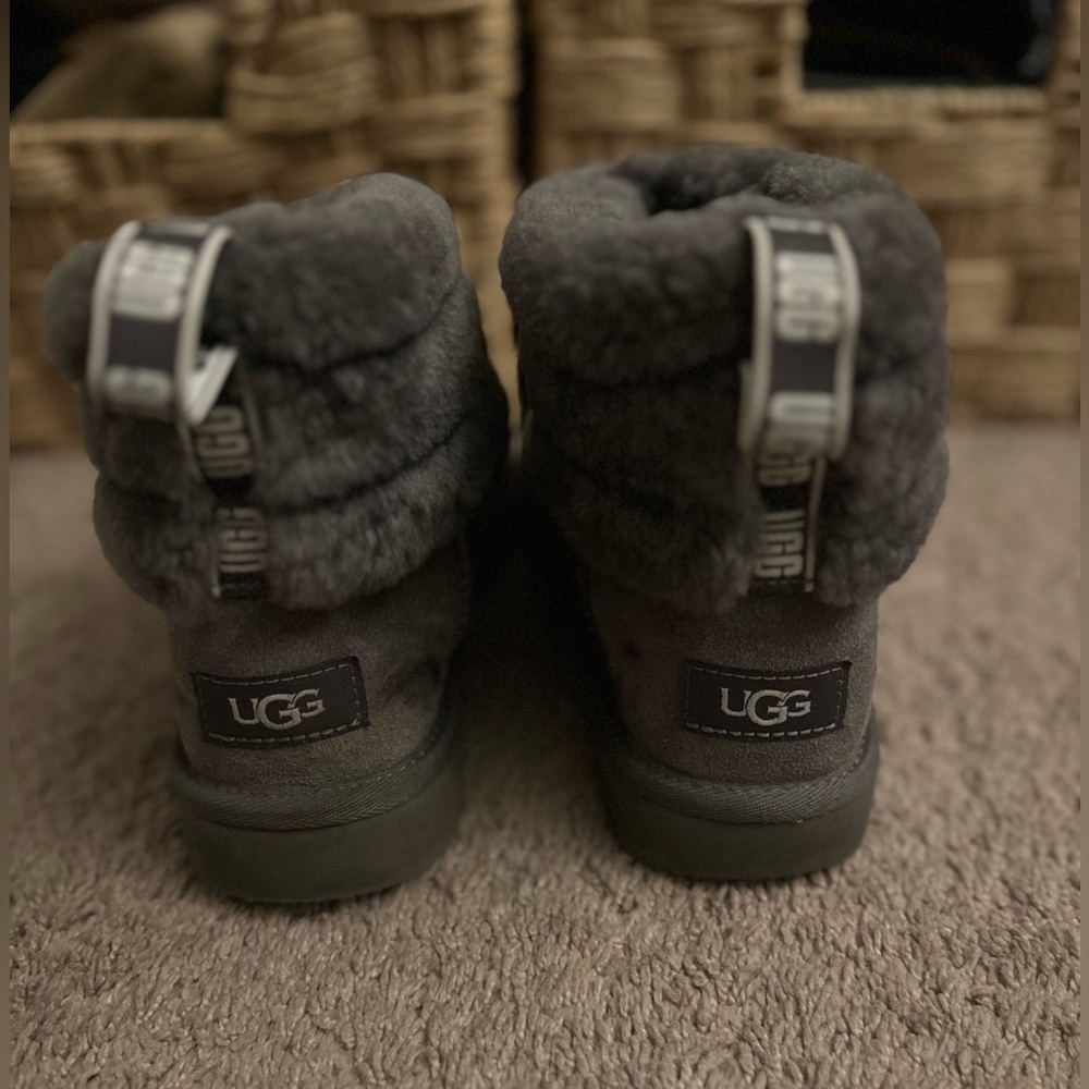 UGG, dark grey, with stitch in the back
